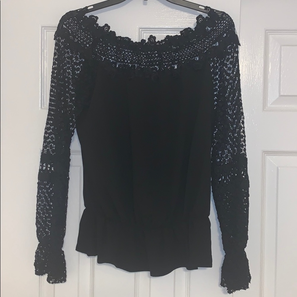 Off the shoulder lace sleeve top